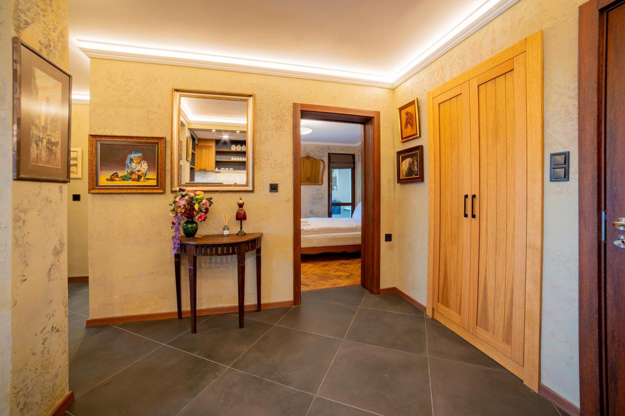 Iatrus Guest Apartment & Sauna Veliko Tŭrnovo Exterior photo